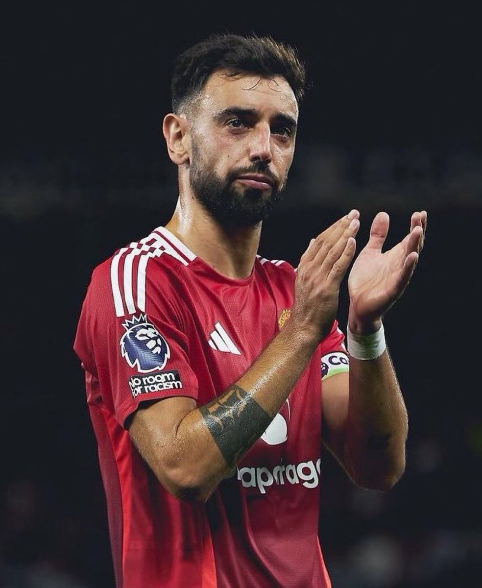 𝐇𝐄 𝐈𝐒 𝐇𝐄𝐑𝐄 𝐓𝐎 𝐒𝐓𝐀𝐘. 

Imagine rejecting £200M, that’s exactly what he has done, because he still believes in Manchester United and he still wants to lead it 👏

Our captain, Bruno Fernandes ❤️