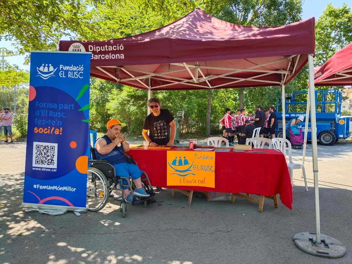 Fundació El Rusc (@elrusc) on Twitter photo ⚽ Hem viscut un cap de setmana esportiu al <a href="/memorialbarcelo/">Memorial Barceló</a> donant suport als #Invencibles! ⚡
#SomComunitatSomInclusió #elrusc #Tordera <a href="/Aj_Tordera/">Ajuntament de Tordera</a> #esportinclusiu ⚽ Hem viscut un cap de setmana esportiu al <a href="/memorialbarcelo/">Memorial Barceló</a> donant suport als #Invencibles! ⚡
#SomComunitatSomInclusió #elrusc #Tordera <a href="/Aj_Tordera/">Ajuntament de Tordera</a> #esportinclusiu