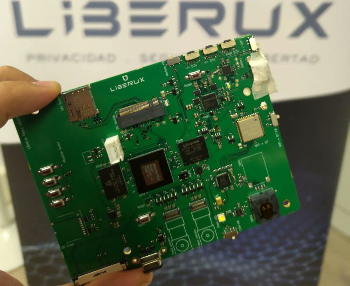 CNX Software (@cnxsoft) on Twitter photo Liberux NEXX is a powerful Linux smartphone powered by a Rockchip RK3588S CPU and equipped with a 6.34-inch OLED, 32GB RAM, 512GB eMMC flash, and a <a href="/Snapdragon/">Snapdragon</a> X62 5G cellular modem.
cnx-software.com/2025/06/03/lib…
It runs a Debian 13-based OS with Gnome Mobile Shell, and will be Liberux NEXX is a powerful Linux smartphone powered by a Rockchip RK3588S CPU and equipped with a 6.34-inch OLED, 32GB RAM, 512GB eMMC flash, and a <a href="/Snapdragon/">Snapdragon</a> X62 5G cellular modem.
cnx-software.com/2025/06/03/lib…
It runs a Debian 13-based OS with Gnome Mobile Shell, and will be