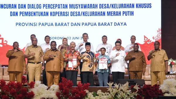 #KopdesHadirdiPapua

Menteri desa dan wamendes hadir mengawal pendirian koperasi desa merah putih  di tanah Papua

#KopdesHadirdiPapua

<a href="/prabowo/">Prabowo Subianto</a>
<a href="/YandriSusanto27/">Yandri Susanto</a>
<a href="/ArizaPatria/">Ariza Patria</a>
<a href="/taufikmadjid71/">IG : taufik.madjid</a>
<a href="/kemendespdt/">#BangunDesaBangunIndonesia</a>
<a href="/bpsdmkemendesa/">Bpsdm Kemendesa</a>
@desapenusantarab