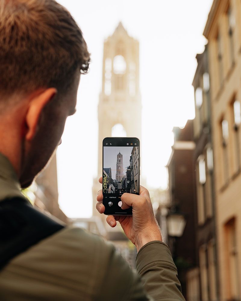 Honor 400 revoluciona la fotografía con Super Zoom. Se presenta de la mano de Grison con la campaña Métele Zoom invitando a tomar imágenes desde cualquier punto lejano con total nitidez gracias a su teleobjetivo potenciado con IA. 

neo2.com/honor-400-foto…