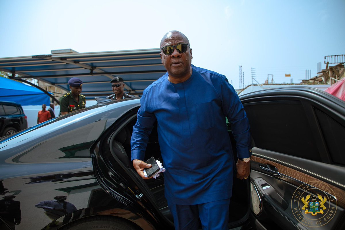 Nigeria 🇳🇬: 2 Years of Tinubu

May 2023: $1 = ₦460.70
June 2025: $1 = ₦1,530
Naira depreciated by 232%

Ghana 🇬🇭: 6 Months of Mahama

Dec 31, 2024: $1 = 14.70 GHS
May 30,2025: $1 = 10.28 GHS
Cedi appreciated by 30%

And self haters are celebrating 2 years failure in Nigeria.
