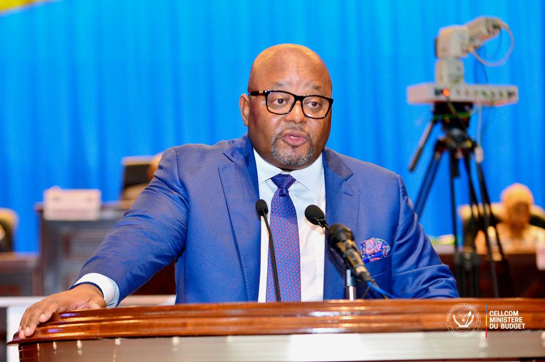 *Budget rectificatif 2025 : À l’Assemblée Nationale, Aimé BOJI dévoile un budget de combat*

_Kinshasa, mardi 3 juin 2025, Cellcom MinBudget_– 

Le Projet de loi de finances rectificative pour l’exercice 2025 a été présenté hier lundi, 2 juin 2025, devant les députés nationaux