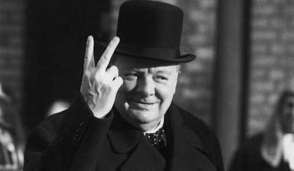 IstLiberale's tweet photo. Winston Churchill | "Una nazione che si tassa nella speranza di diventare prospera è come un uomo in piedi in un secchio che cerca di sollevarsi tirando il manico". https://t.co/Q0vfRrNdjb