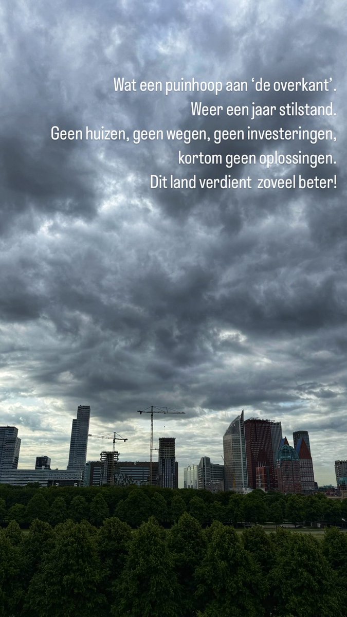 Weer een jaar stilstand. 
Geen huizen, geen wegen, geen werk.
Wat een puinhoop aan ‘de overkant’, dit land verdient zoveel beter. #kabinetscrisis