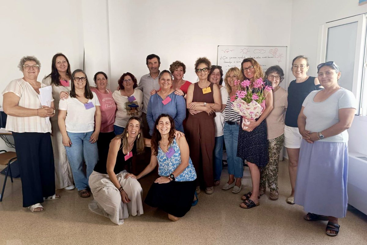 Àrea de Salut de Menorca (@asmen_ibsalut) on Twitter photo Finalitza un nou taller entre iguals de <a href="/PacientActiuIB/">@PacientActiuIB</a> per a persones amb Fibromiàlgia amb l’entrega de diplomes per part del gerent d’<a href="/asmen_ibsalut/">Àrea de Salut de Menorca</a>, Bernardo Pax
🫶🏻 Moltes gràcies a les pacients formadors del curs: Marisa Gomila, Esperança Barceló i Begonya Seguí 🌷 Finalitza un nou taller entre iguals de <a href="/PacientActiuIB/">@PacientActiuIB</a> per a persones amb Fibromiàlgia amb l’entrega de diplomes per part del gerent d’<a href="/asmen_ibsalut/">Àrea de Salut de Menorca</a>, Bernardo Pax
🫶🏻 Moltes gràcies a les pacients formadors del curs: Marisa Gomila, Esperança Barceló i Begonya Seguí 🌷