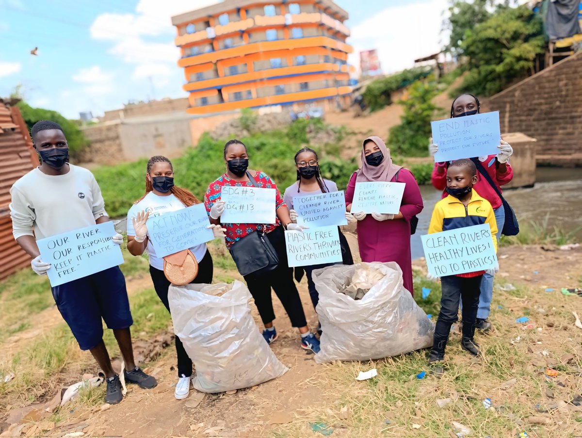 Kenyatta University Green Education Hub (@kugreeneduhub) on Twitter photo Ending plastic pollution requires a multi-sectoral approach. As part of our community outreach initiatives, on 31 May 2025 we joined <a href="/Planetaryh1899/">Planetaryhealth students</a>, <a href="/kunec250/">KU ENVIRONMENT CLUB</a> and @ClimateHealthConnect to clean up the KIU River in the Githurai area ahead of #WorldEnvironmentDay2025. Ending plastic pollution requires a multi-sectoral approach. As part of our community outreach initiatives, on 31 May 2025 we joined <a href="/Planetaryh1899/">Planetaryhealth students</a>, <a href="/kunec250/">KU ENVIRONMENT CLUB</a> and @ClimateHealthConnect to clean up the KIU River in the Githurai area ahead of #WorldEnvironmentDay2025.