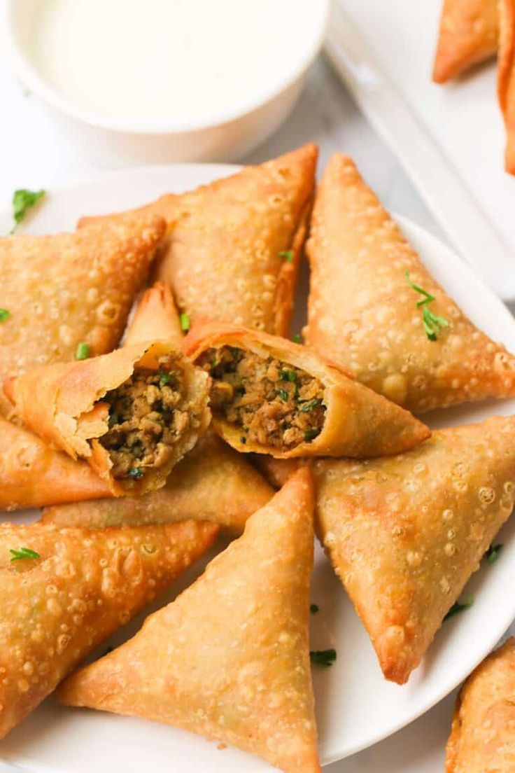 When was the last time you heard beef samosas for breakfast 🤔