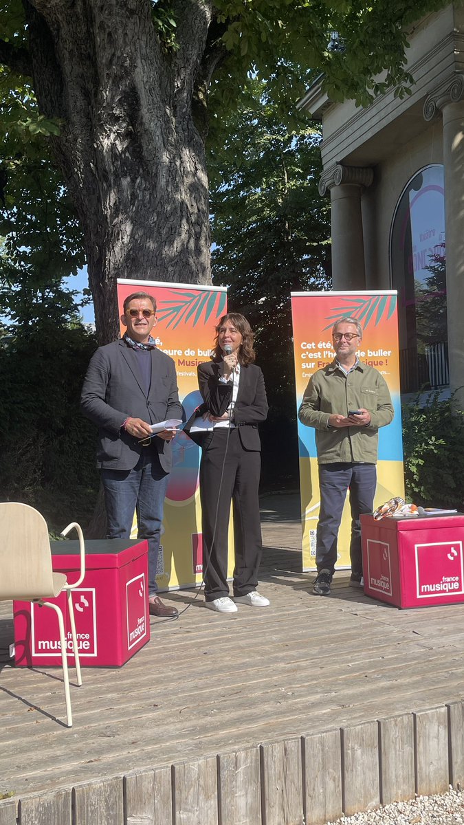 Nous sommes au Théâtre de la Concorde, avec <a href="/elsaboublil/">elsa boublil</a>, <a href="/mvoinchet/">marc voinchet</a> et <a href="/stephanegrant/">Stéphane Grant</a> pour présenter la grille des programmes de l’été pour l’antenne de France Musique ☀️📻🎵