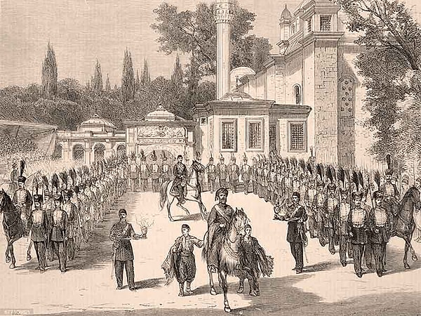 🔴Osmanlı Devleti’nde Cülûs Töreni

📌Kelime anlamı “oturmak” olan Arapça kökenli bir kelime cülus, Osmanlı Devleti’nde yeni padişahın tahta geçmesini ifade eden bir terimdir.

📌Osmanlı Devleti’nde cülûs sadece padişahın başa geçmesi değil, aynı zamanda devletin siyasî