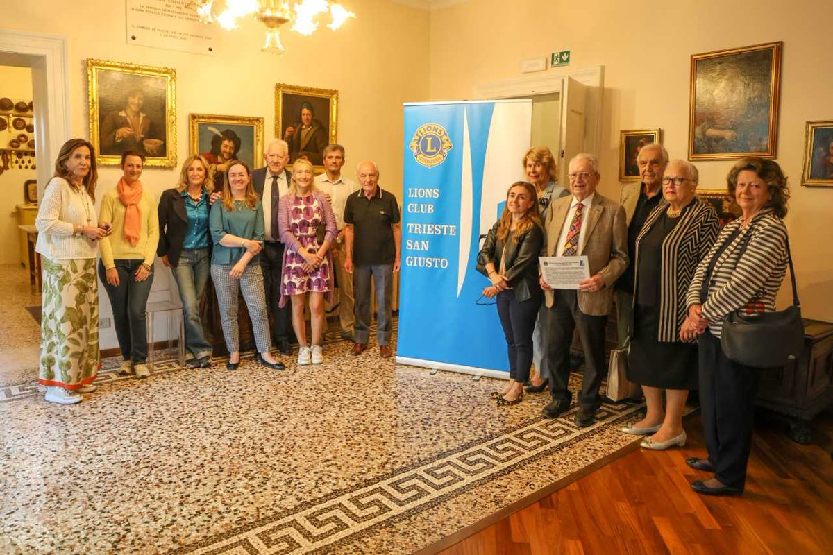 🎨 Al #MuseoSartorio sono tornati a nuova vita quattro ritratti del Settecento, raffiguranti membri della storica famiglia Bonomo. Dipinti a olio su tela restaurati con cura per preservare la loro bellezza e storia.