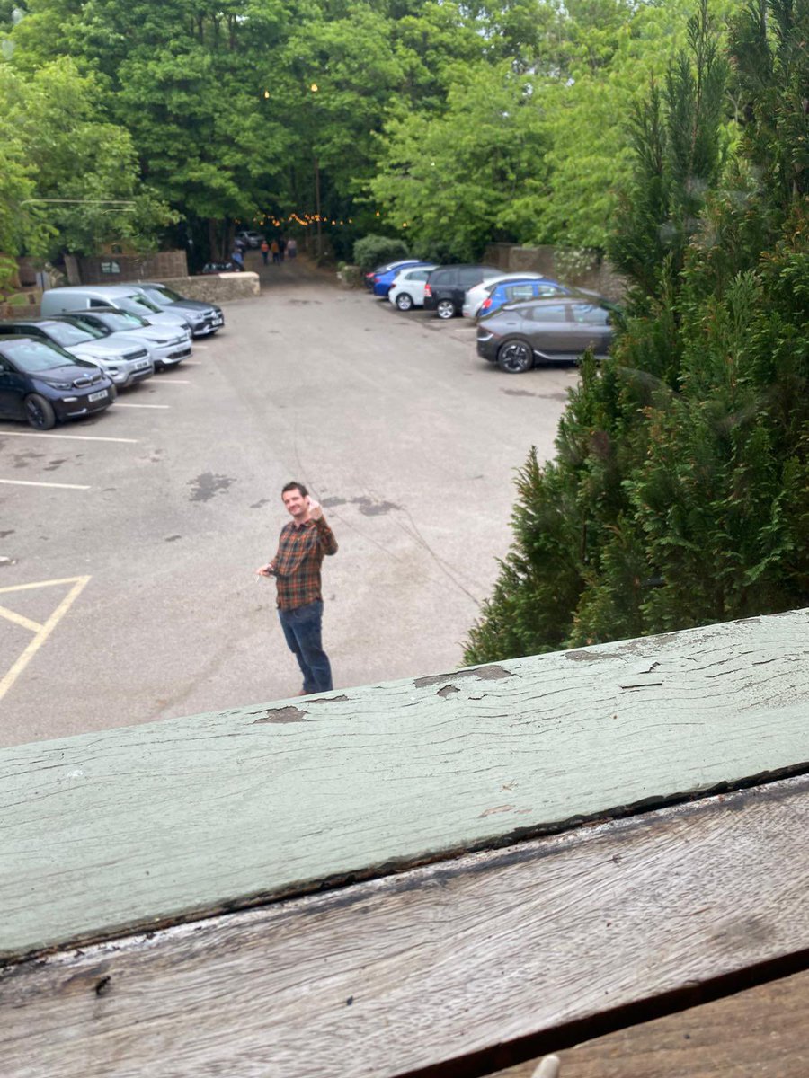 Giddy_Koopa's tweet photo. @JeremyClarkson @_SteveMW_ @Tesla @thefarmersdog To be fair the view looks similar from the top window at the Farmers Dog https://t.co/wauk9kPIZB