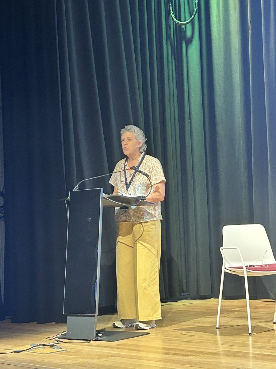 Gràcies Ana Sedano per obrir la Jornada amb la Conferència Inaugural: “El cuidado aparece como el primer signo evidente de la humanidad. 
En la gestión es imprescindible cuidar”. #cuidaralsquecuiden #gestioinfermera