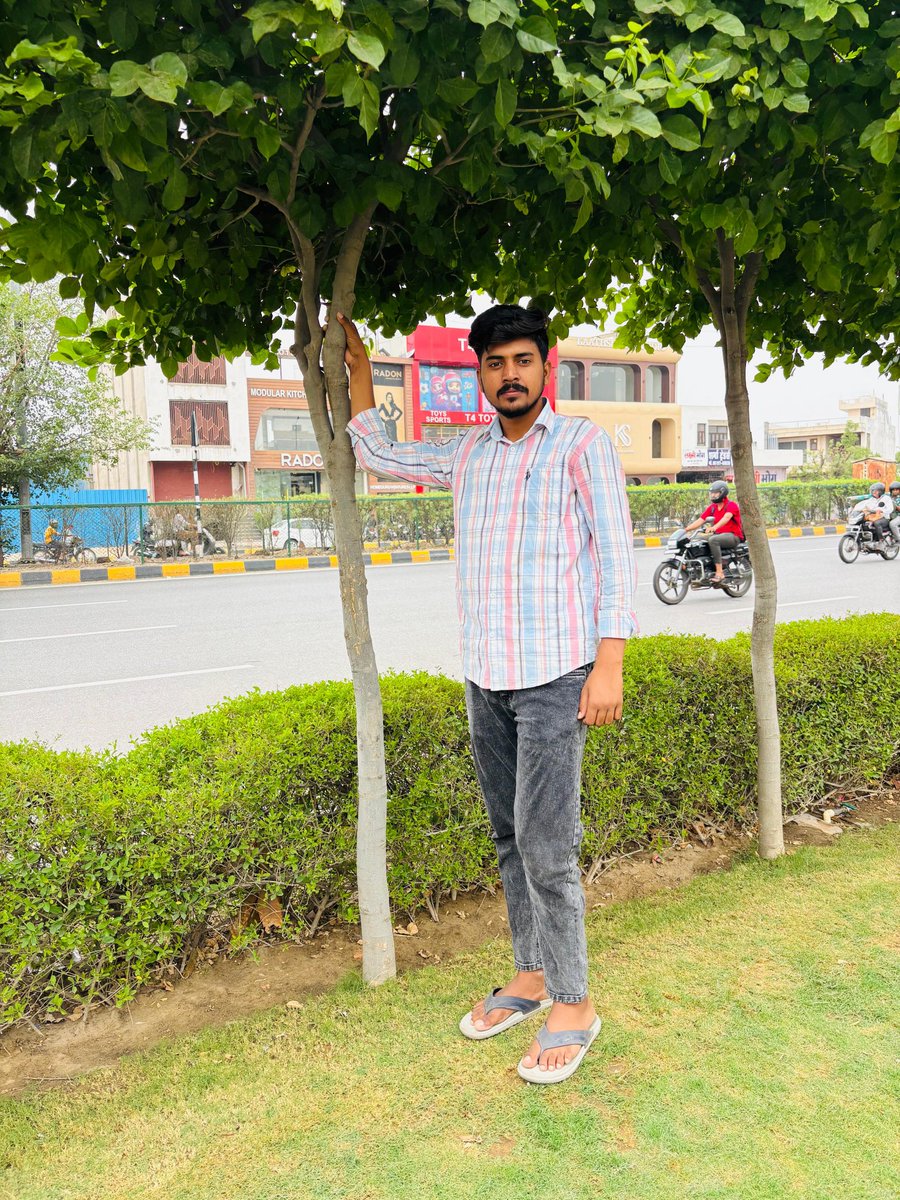 Sachingawariya_'s tweet photo. दौलत तो विरासत में मिलती है जनाब लेकिन, पहचान अपने दम पर बनानी पड़ती है.!
#trendingpost #viralpost https://t.co/yM7KJXoS0y