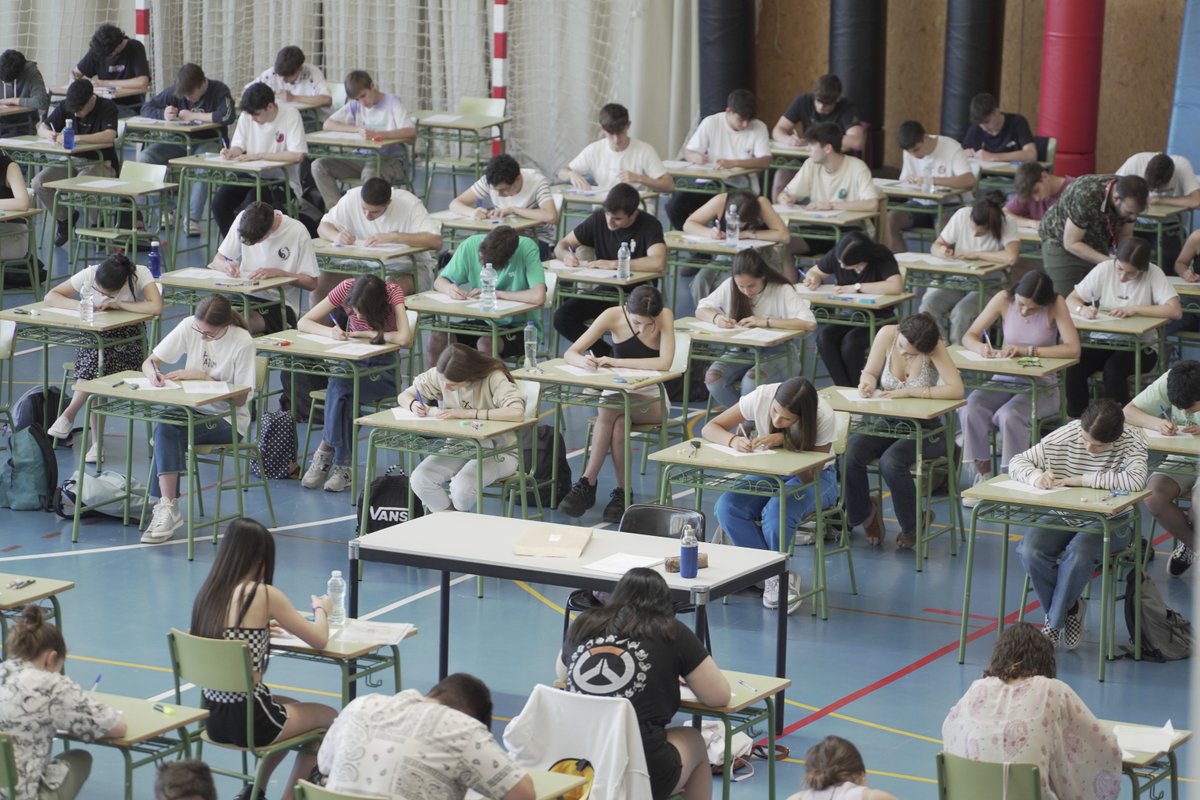💪Mucha fuerza a todos los jóvenes de Barbate que se examinan de la PAU en la Universidad de Cádiz
