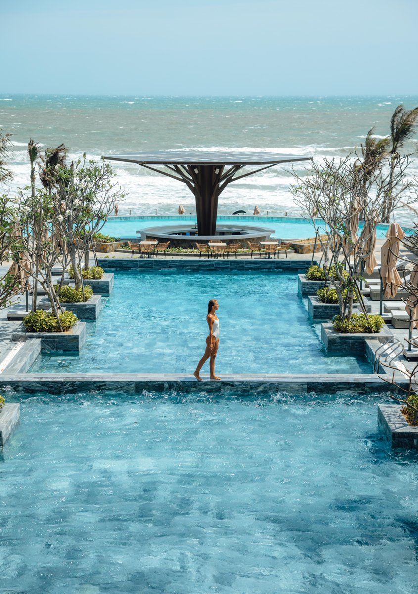 This perfect symmetry could not have been planned 😱🤩

There's more things that feel perfect at Radisson Resort Mui Ne. Don't believe us? check for yourself: s.radisson.com/6010f218m ne+e:rhg