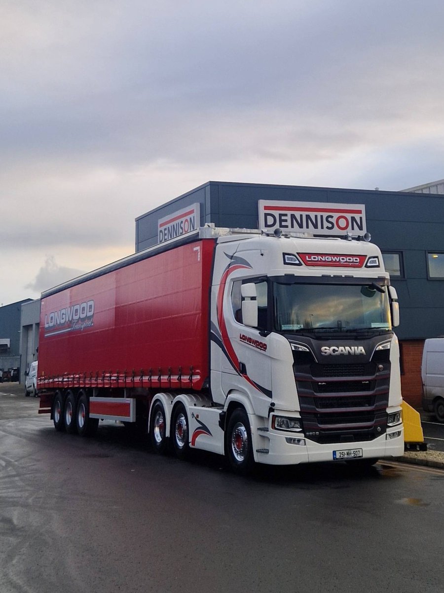 Longwood Transport is the latest logistics company to purchase one of our outstanding Curtainsider trailers. We were thrilled to receive glowing feedback from them: ‘Extremely well finished and another fine example of Dennison's first-class build quality and attention to detail.’