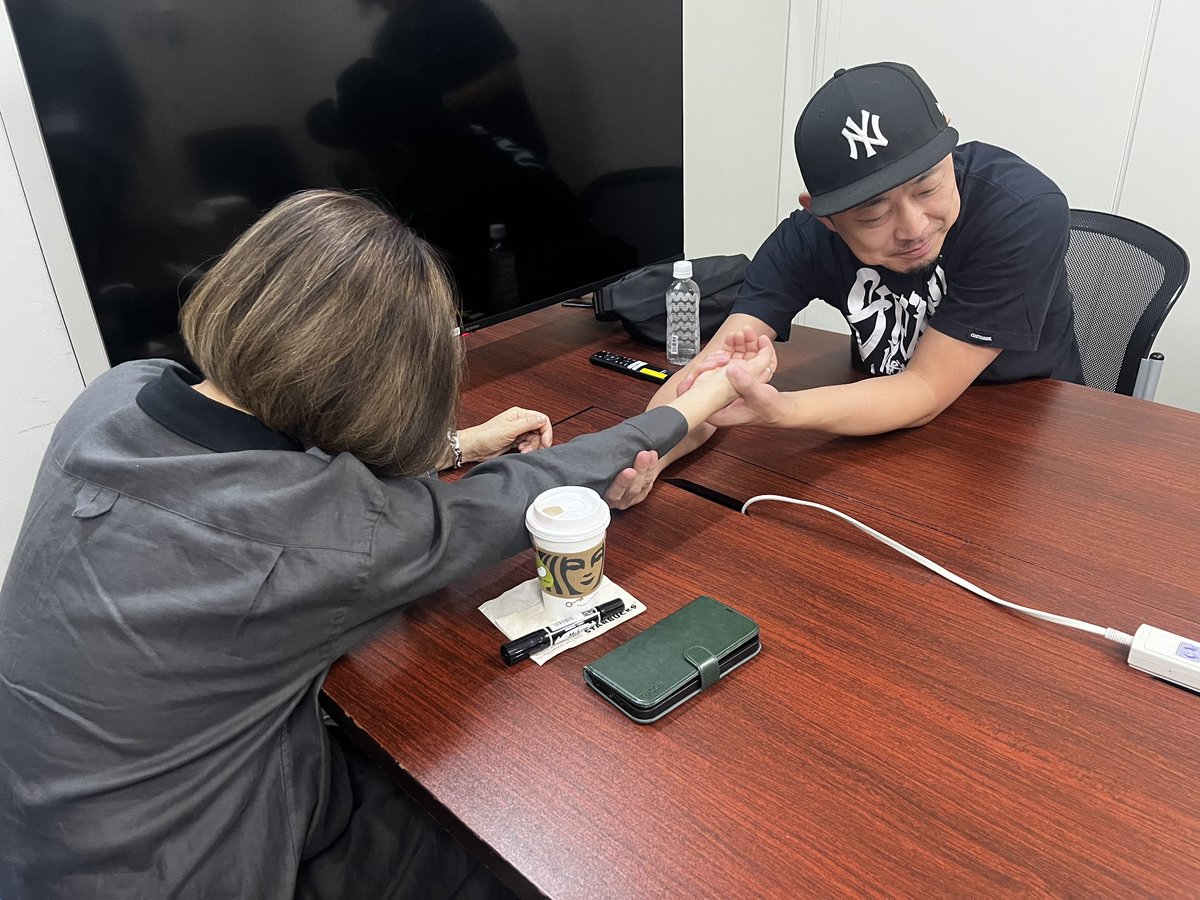 直筆サイン色紙付きCD再入荷！💿】 好評につき完売しておりました直筆