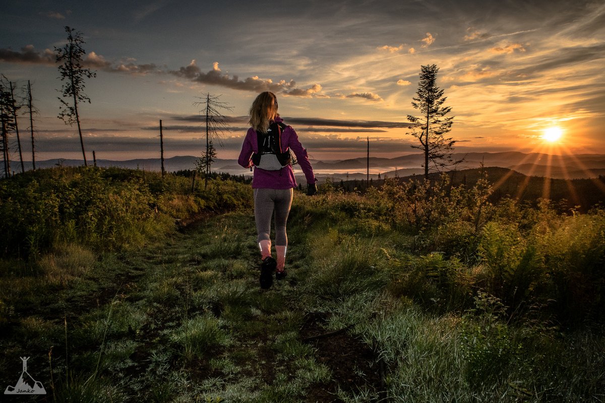 RunningOnX's tweet image. Each run has a purpose.
Mixing them creates a well rounded runner.

Stuck in a rut? Add 1 new workout next week.
Your body (and brain) will thank you.
#RunningWorkouts #TrainingSmart