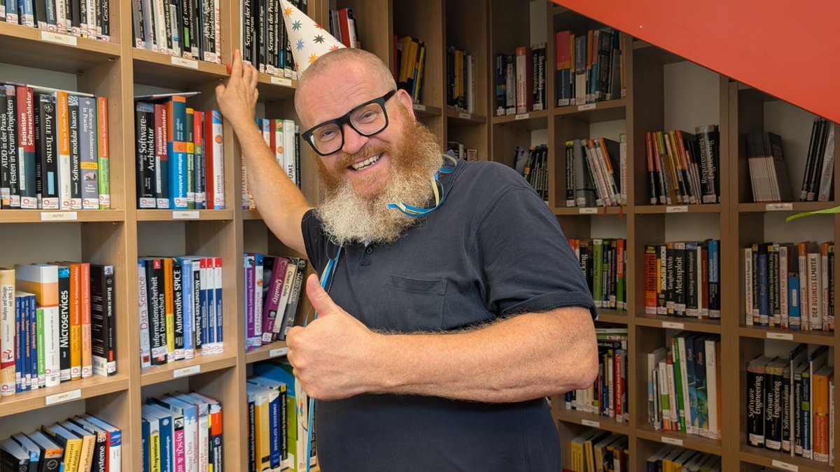 🎉 Congrats to @ISTQB on 1 million certifications in 130+ countries – an incredible milestone in #SoftwareTesting! 🌍

As #ISTQB Platinum Partner, we’re proud to be part of this success.

📸 Testing trainer Peter Neuhuber – clearly in celebration mode! 🥳