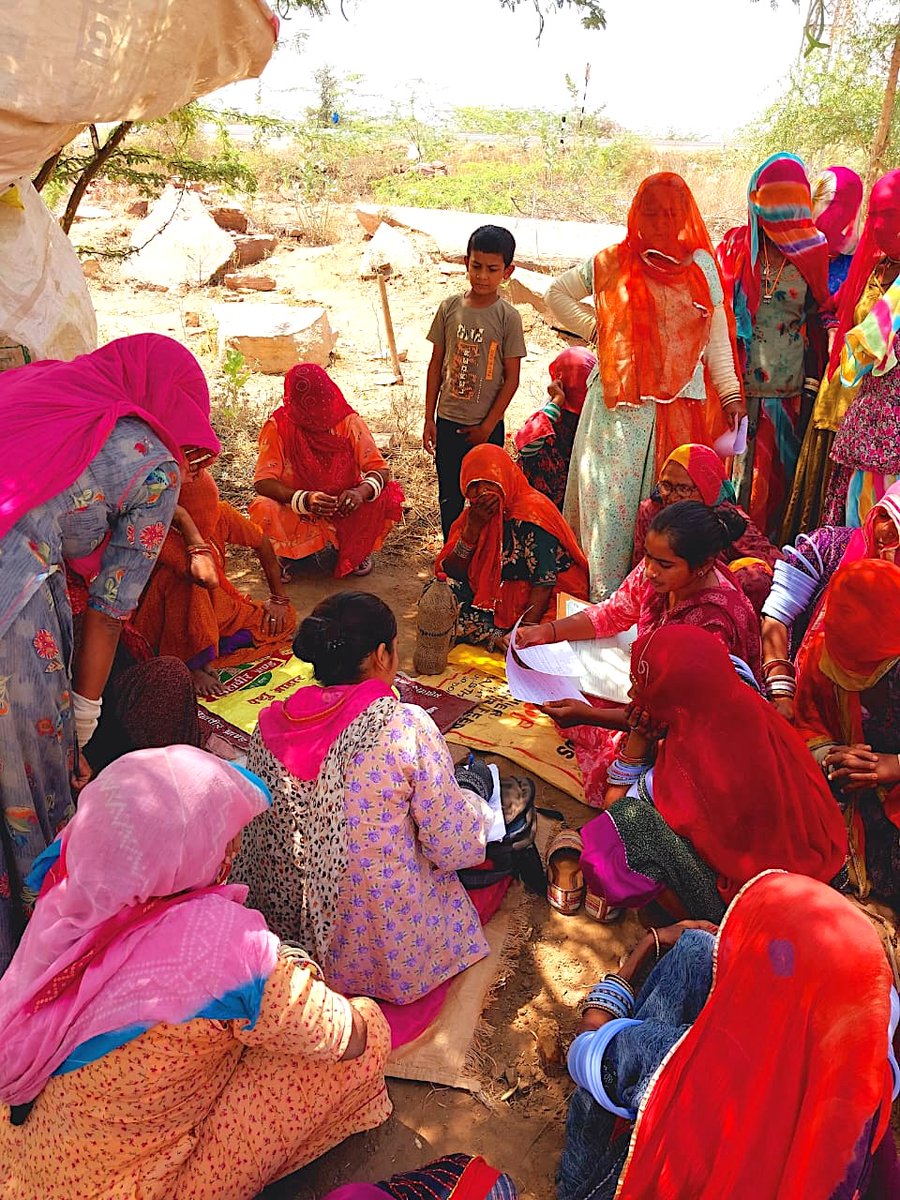 sndeep's tweet image. Part of our ongoing "Workers DignityCampaign" Here in #Ramdev Colony in stone quarry area of #Jodhpur yesterday supporting workers to make applications for work and unemployment allowance, Labour Cards and sharing information on safety and protection provisions in quarry areas