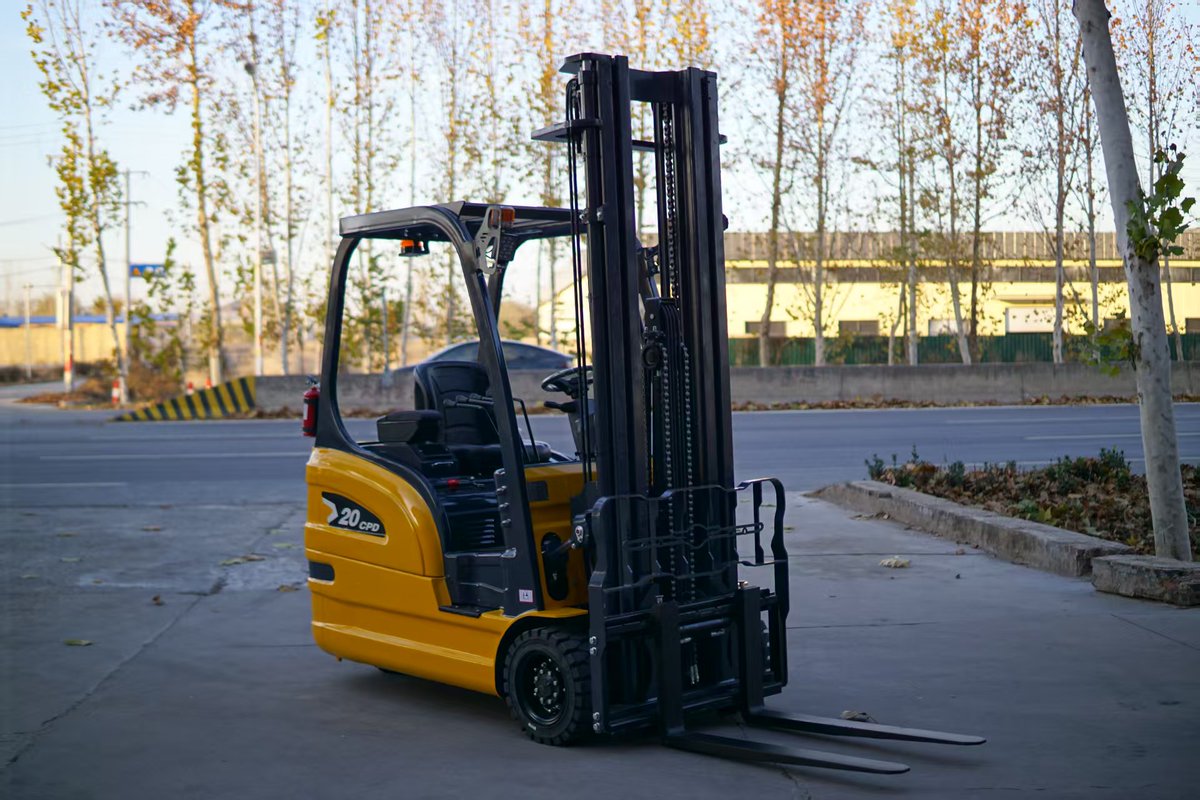 sinoloader's tweet image. tri holding points electrical forklifts,good price.2ton only 3999usd based.