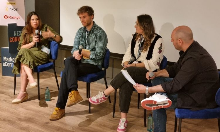 Marketing4eCommerce (@mkt4ecommerce) on Twitter photo Durante nuestro #NEXTConversion Rosemarie Bruhl (<a href="/VISCATA/">VISCATA Barcelona</a> ), Toni Sallent (Trilogi) y Ángela Juanes (<a href="/penguinlibros/">Penguin España 🐧📚</a> ) compartieron con Pedro Abad (<a href="/Elev8_EYDS/">Elev8</a> ) su experiencia aplicando el email marketing para vender más😉
¿Quieres saber qué nos contaron?
👇 Durante nuestro #NEXTConversion Rosemarie Bruhl (<a href="/VISCATA/">VISCATA Barcelona</a> ), Toni Sallent (Trilogi) y Ángela Juanes (<a href="/penguinlibros/">Penguin España 🐧📚</a> ) compartieron con Pedro Abad (<a href="/Elev8_EYDS/">Elev8</a> ) su experiencia aplicando el email marketing para vender más😉
¿Quieres saber qué nos contaron?
👇