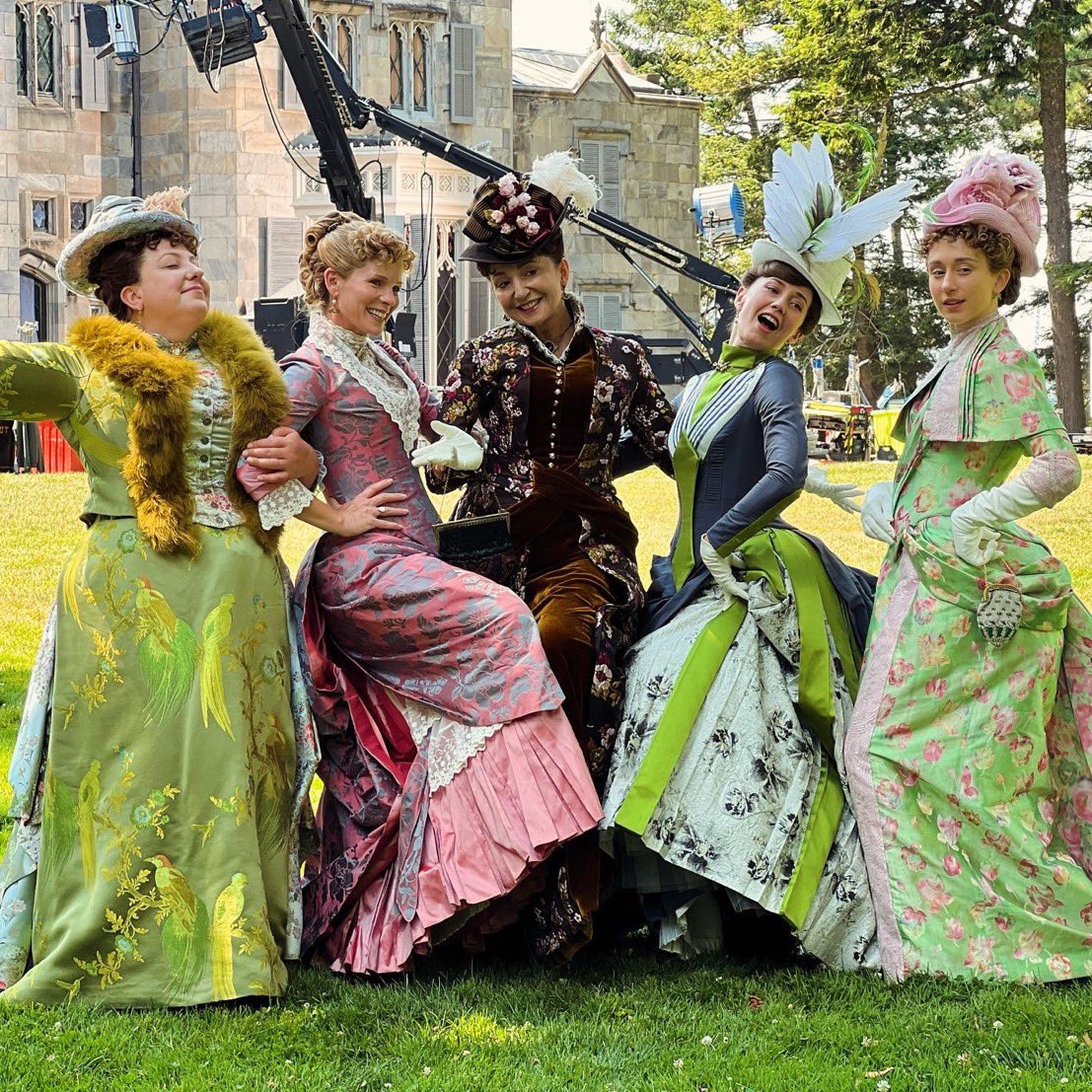 auwithrora's tweet image. planning to post my girl daily until Season 3 is released
#day46
  happy trailer day!!!can’t wait for tonight