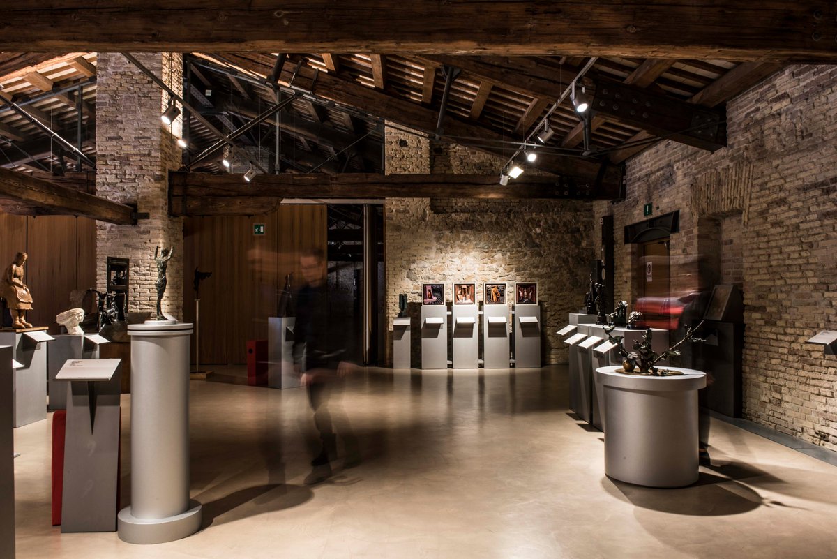Partecipiamo a #MuseumWeek2025
3 giugno: #MovimentoMW
Cogliere il movimento in foto
Sala contemporanea del #MuseoOmero
