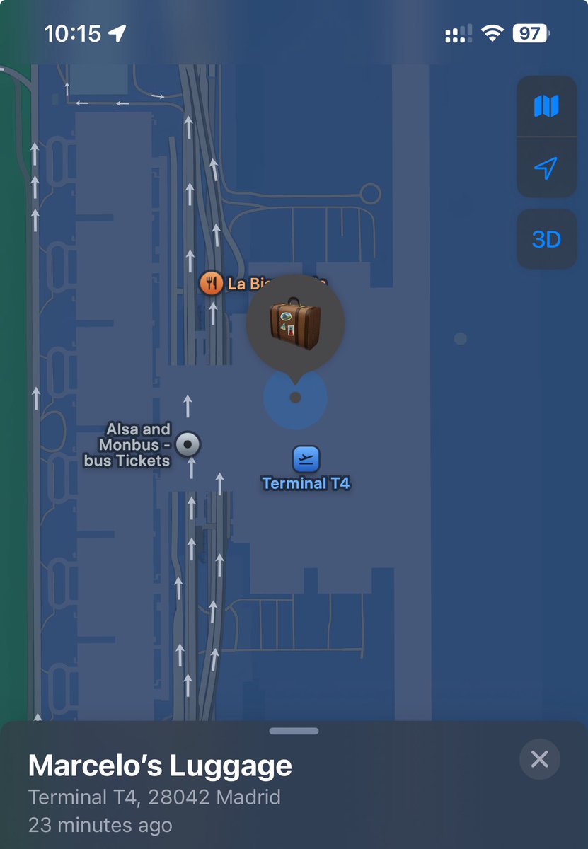 Los de <a href="/Iberia/">Iberia</a> te extravían el equipaje un sábado, lo encuentran un domingo, llega al aeropuerto correcto un lunes a las 7am, pero te lo dejan ahí más de 27 horas (y contando), sin entregártelo, para hacerte la vida 27 horas (y contando) más miserable.