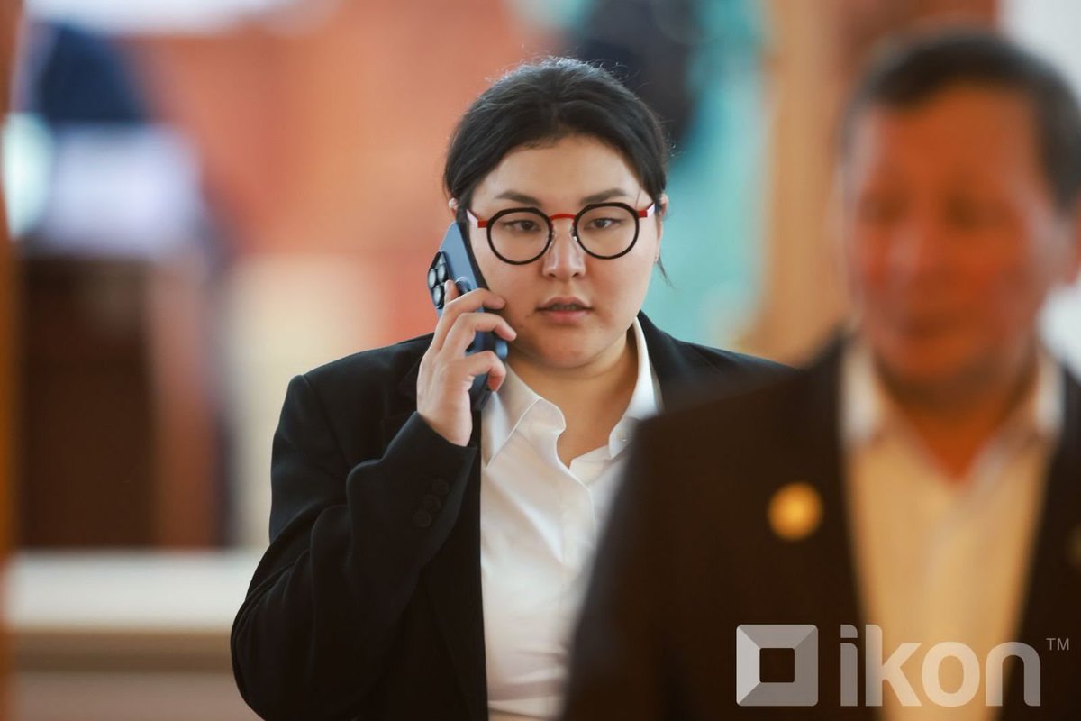 Дараагийн зайлах хүн бол...‼️ 

Тооноор ордог балай авгай Болормаа сонгуулийн компанит ажилдаа нийт 789 орчим сая төгрөгийг зарцуулсан байдаг. Үүнийх нь 460 сая төгрөгийг нь 17-н компани хандивласан бөгөөд эдгээрийн дотор гадаадын хөрөнгө оруулалттай “Ханбогд Эксплорайшн” компани