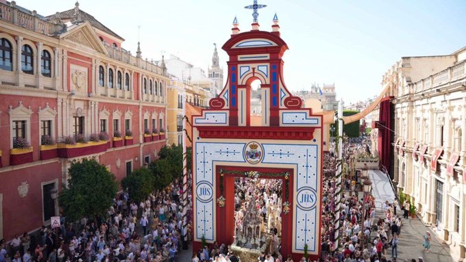 Guía Completa para Comprar Sillas en la Procesión del Corpus Christi de Sevilla 2025