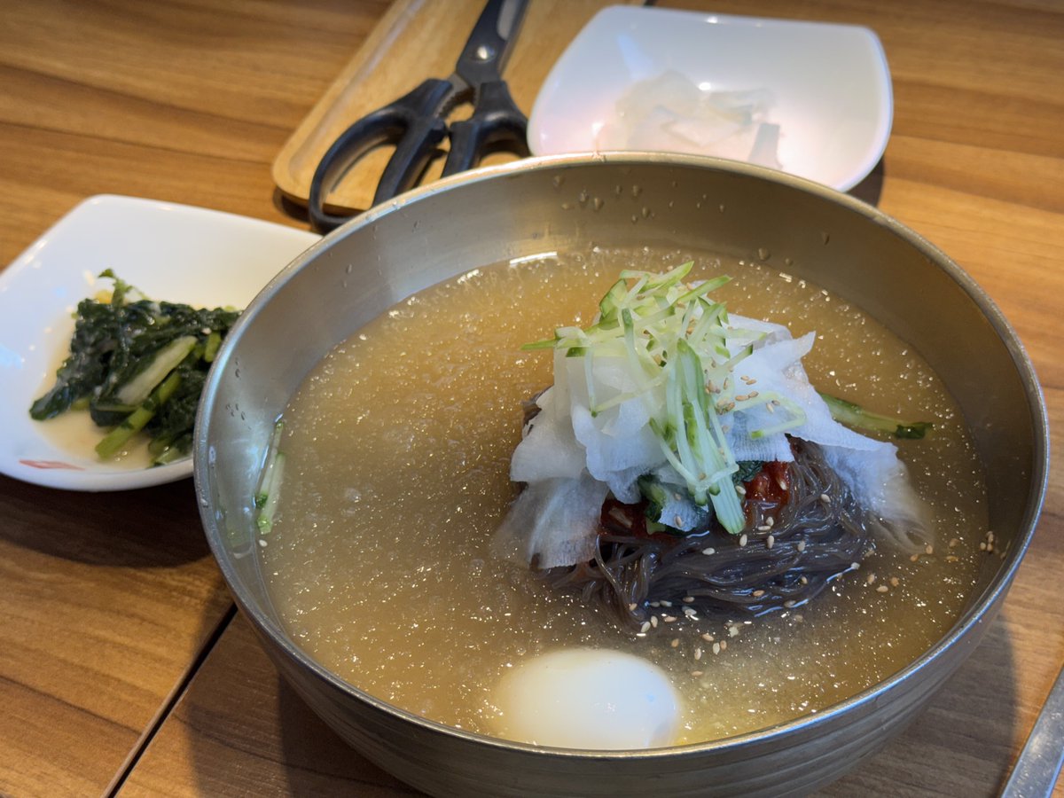 끼요오옷 투표하고 갈비만두에 비빔밥 냉면 먹었어요🤓🤓