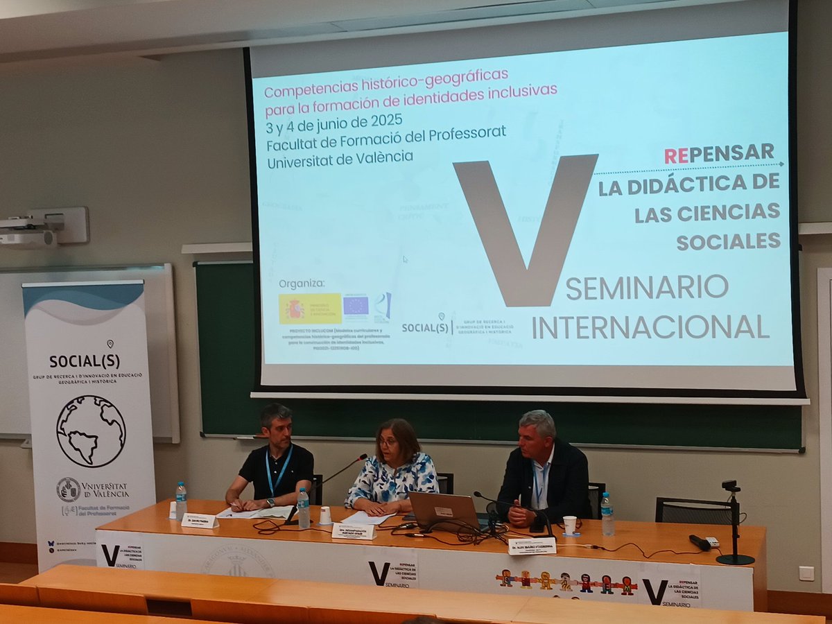 SOCIAL(S) (@socialsuv) on Twitter photo Arranca el V Seminario Internacional Repensar la Didáctica de las Ciencias Sociales #VRepensarDCS con la inauguración y presentación del Seminario en la que intervienen la Vicedecana Amparo Hurtado <a href="/ahurso/">Amparo Hurtado Soler</a>, <a href="/AIEtxeberria/">Alex Ibañez Etxeberria</a> <a href="/Red14ECCSS/">Red14ECCSS</a> y David Parra 👥🖼️🌎 #INCLUCOM Arranca el V Seminario Internacional Repensar la Didáctica de las Ciencias Sociales #VRepensarDCS con la inauguración y presentación del Seminario en la que intervienen la Vicedecana Amparo Hurtado <a href="/ahurso/">Amparo Hurtado Soler</a>, <a href="/AIEtxeberria/">Alex Ibañez Etxeberria</a> <a href="/Red14ECCSS/">Red14ECCSS</a> y David Parra 👥🖼️🌎 #INCLUCOM