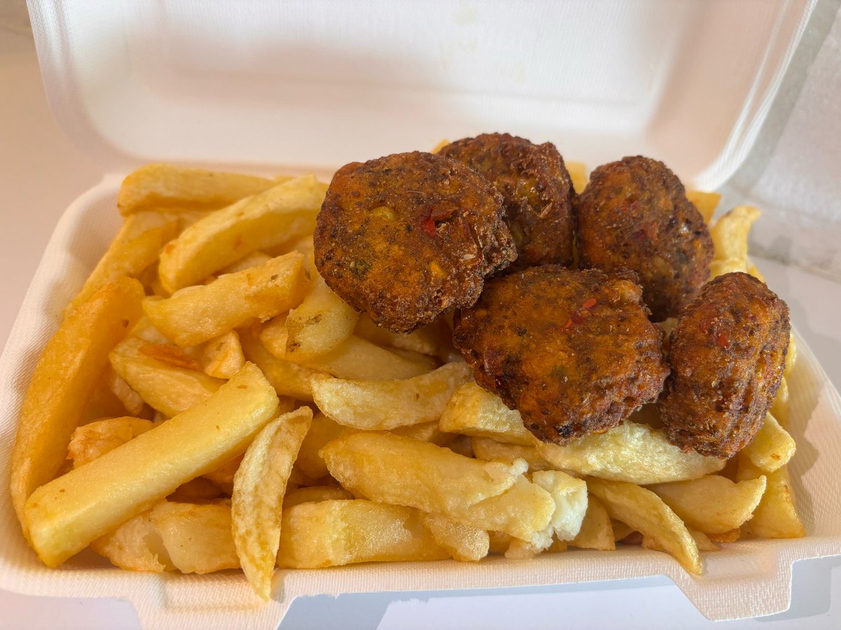 From traditional fish &amp; chips, fish cakes, scampi to chicken strips, vegatarian sausages, pies &amp; our #vegan &amp; #glutenfree dishes, including sweetcorn fritters served every day, we have something for everyone.

Open from 11.30 am every day.
frenchs.co.uk
