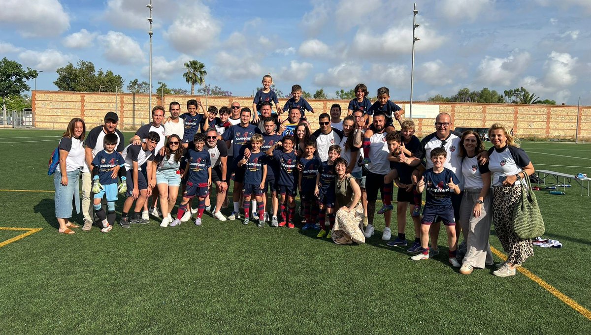 🥇 ¡Campeones de Liga!

El Benjamín B consigue el título liguero. ¡Enhorabuena! 👏🏻👏🏻👏🏻