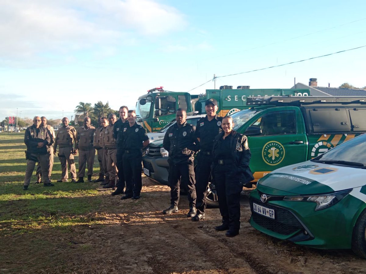 Fidelity_Secure's tweet photo. Somerset West, the Fidelity SecureFire team has arrived! We're ready to tackle any fire and protect what matters most. Fidelity SecureFire,  your first line of defence against fires.

#FidelitySecureFire #CapeTown #SomersetWest #FidelityMeanMachine  #WeareFidelity #LetsDoThis https://t.co/y4ZFuweCCr