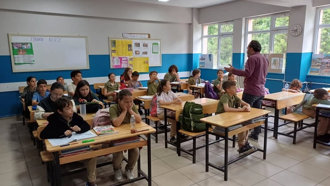 kirklarelicsb's tweet image. İl Müdürlüğümüzce İgneada Atatürk İlköğretim Okulun'da "Sıfır Atık" konulu eğitim verilmiştir.

@csbgovtr

#İgneada 
#sıfıratık