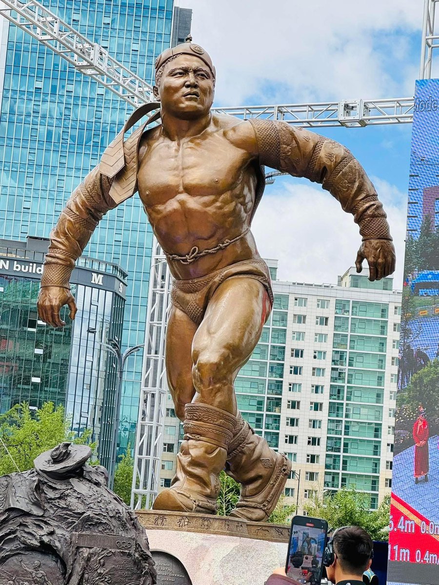 Хүндлэл 🙏, Тив дэлхийд 🇲🇳 ийнхоо нэрийг дуурсгаж явжээ. Олон амжилтын анхдагч тамирчин байжээ.