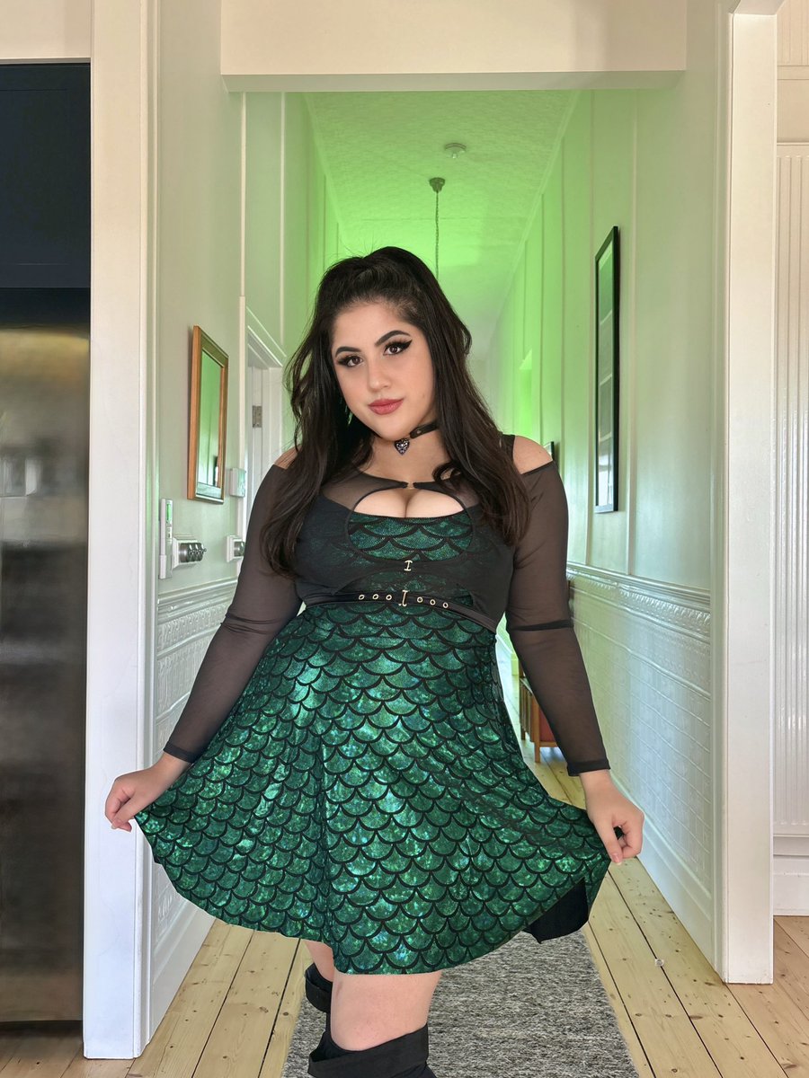 Sooky 🖤 (@sookycosplay) on Twitter photo Check the fit 💚 My thigh highs wouldn’t stay up though 😪
Styling a <a href="/BlackMilkTweets/">BlackMilk Clothing</a> piece! Check the fit 💚 My thigh highs wouldn’t stay up though 😪
Styling a <a href="/BlackMilkTweets/">BlackMilk Clothing</a> piece!