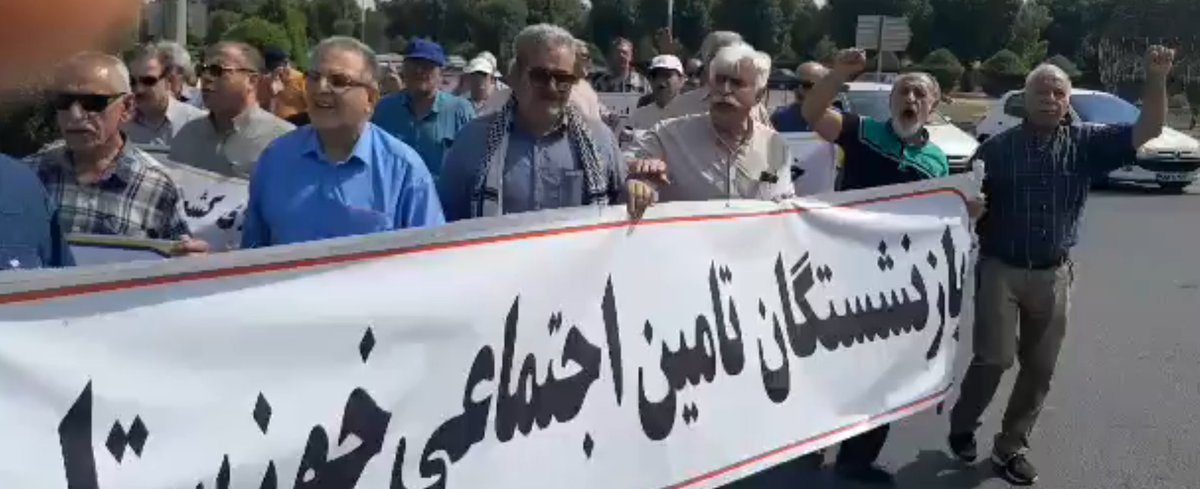 وای، دلم می‌گیره وقتی #اعتصاب_کامیونداران رو می‌بینم... پیرمردایی که می‌تونن جای بابام باشن، این همه تو جاده‌های خراب جون می‌کنن و آخرشم باید واسه حقشون بجنگن. آخه چرا اینجوری؟ توروخدا صداشونو بشنوین و حمایت کنین!