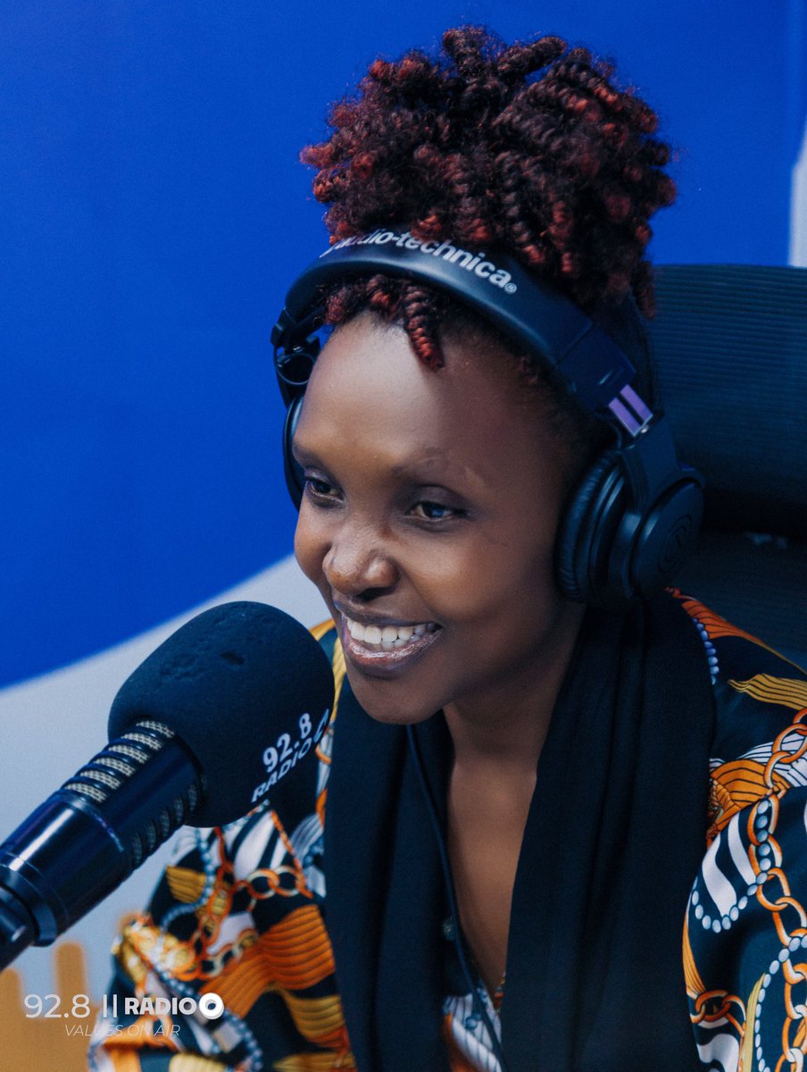 🚨 Final Hour alert!
Join us for the last session of #TheCrossConnect with Olive &amp; Edda 💬
🔥 Topic of the day + powerful insights you don’t want to miss!

Let’s close this journey strong! 💥
#OliveAndEdda #theCrossConnect