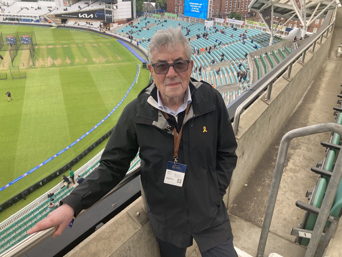 Graham Gouldman from the band 10CC wrote the classic Dreadlock Holiday with the famous line I don’t like cricket I love it.
He told me in an interview he had never been to a cricket match. 
We had to put that right.
Today we’ve taken him to his first ever game at the oval x