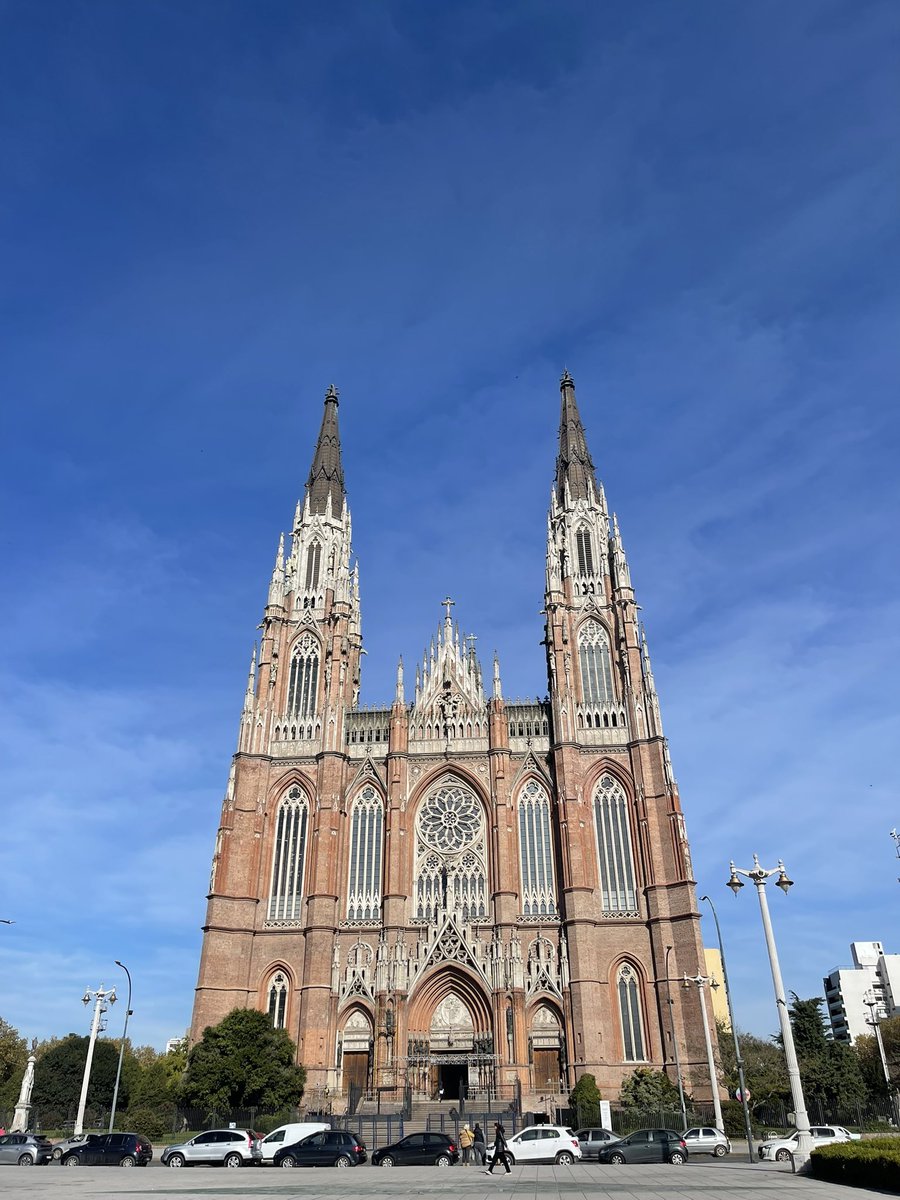 Catedral Inmaculada Concepción conocida como la de #LaPlata 

De estilo Neogótico y es una de las más imponentes de la Argentina 🇦🇷