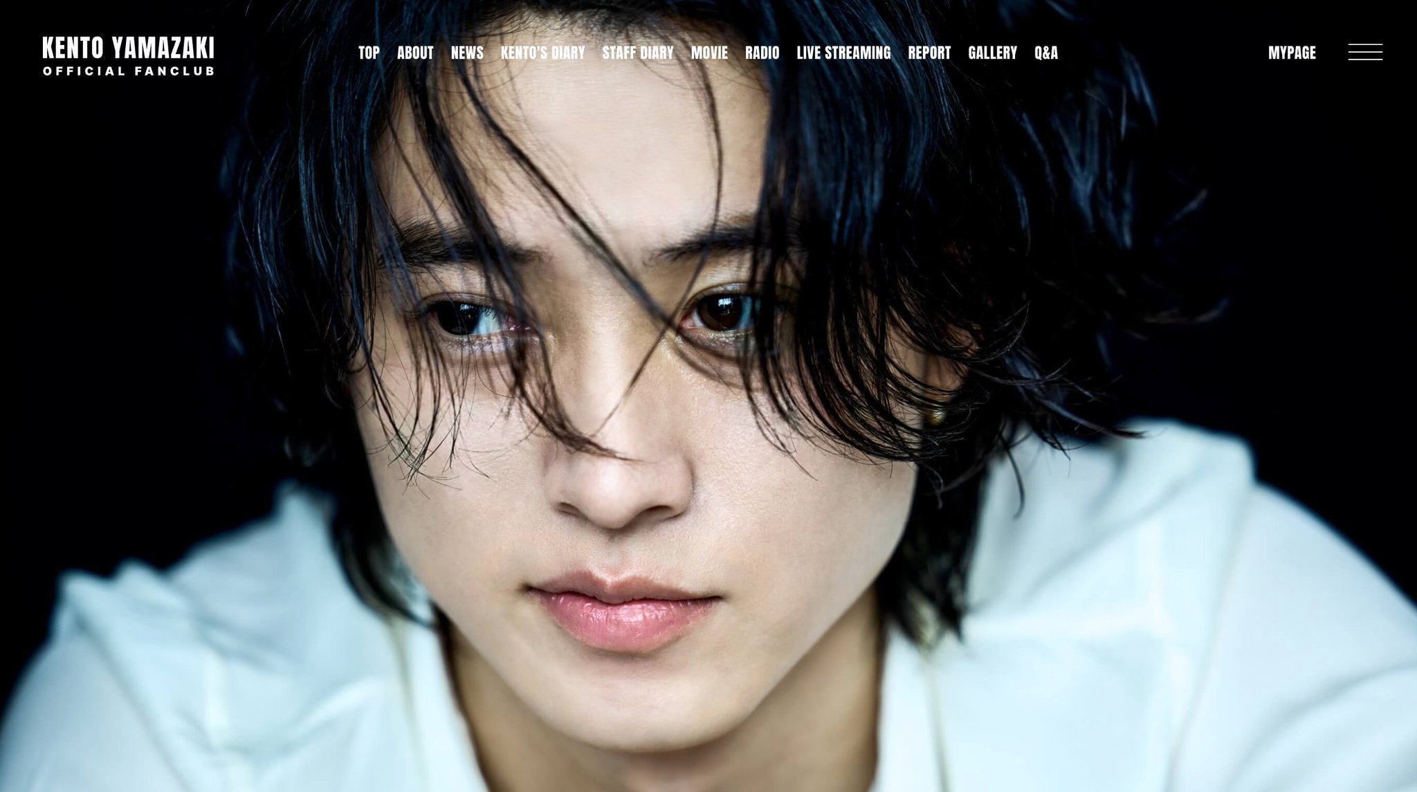 山﨑賢人　クッションKENTO KENTO KENTO cushion KENTO KENTO KENTO cushion｜山﨑賢人｜MAILIVIS(メイリビス)
