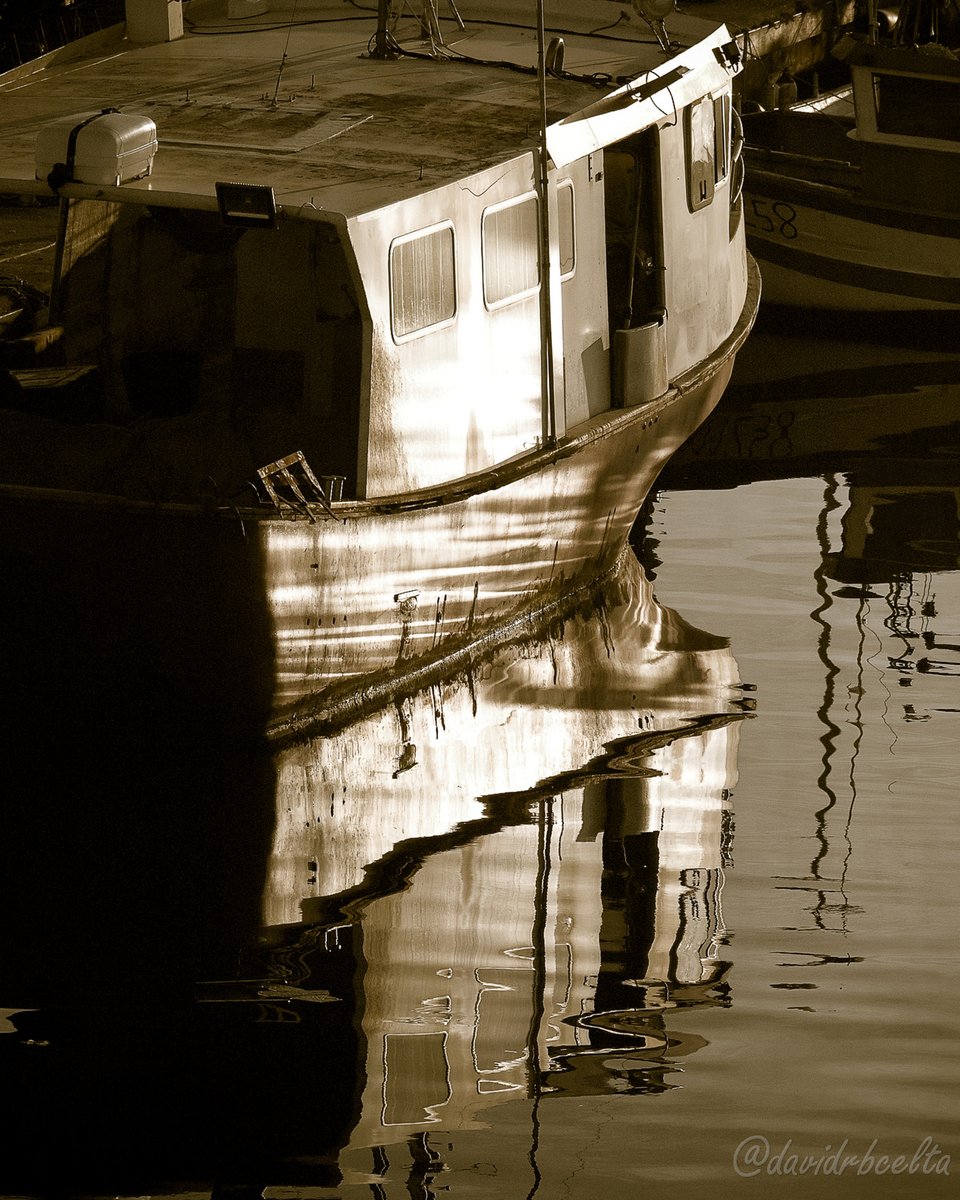 davidrbcelta's tweet image. Reflexos mariners vilanovins ⚓🌅
#davidrbcelta #reflections #VilanovailaGeltrú #sea