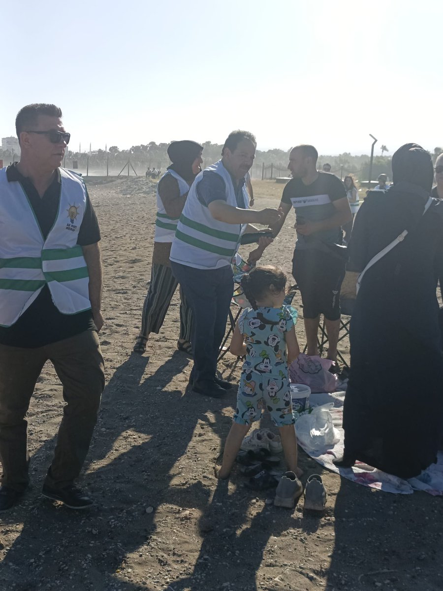 Mersin Çevre Şehircilik Politikaları Başkanlığı (@cevrebaskanl) on Twitter photo Akparti Çevre Şehircilik Politikaları başkanlığımız,5 Haziran Dünya Çevre Haftası etkinlikleri kapsamında
İl Teşkilatımız,#AKDENİZ
İlçe Teşkilatlarımız ile Millet Bahçesi deniz sahilinde çevre Temizliği ve Doğa yürüyüşü yaptı.
<a href="/sevilay_tuncerr/">Sevilay TUNCER</a>
<a href="/AdemAldemir33/">Adem Aldemir🇹🇷</a>
<a href="/mrefikbagsiz/">Refik bağsız</a> Akparti Çevre Şehircilik Politikaları başkanlığımız,5 Haziran Dünya Çevre Haftası etkinlikleri kapsamında
İl Teşkilatımız,#AKDENİZ
İlçe Teşkilatlarımız ile Millet Bahçesi deniz sahilinde çevre Temizliği ve Doğa yürüyüşü yaptı.
<a href="/sevilay_tuncerr/">Sevilay TUNCER</a>
<a href="/AdemAldemir33/">Adem Aldemir🇹🇷</a>
<a href="/mrefikbagsiz/">Refik bağsız</a>