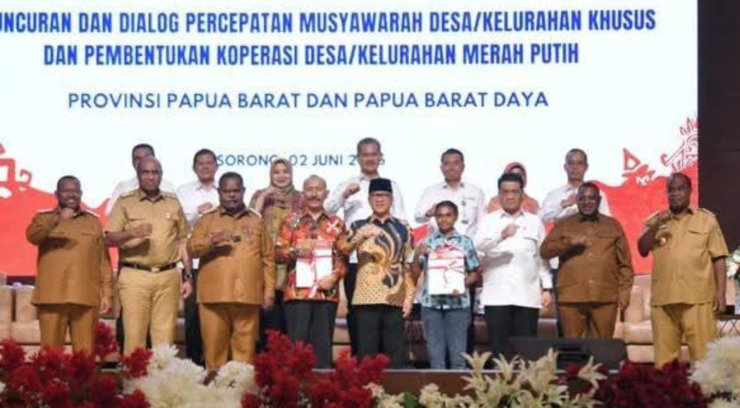 Adi Sholikhatin (@sukoyo_adi) on Twitter photo #KopdesHadirdiPapua
Menteri desa dan wamendes hadir mengawal pendirian koperasi desa merah putih di tanah Papua
#KopdesHadirdiPapua
<a href="/prabowo/">Prabowo Subianto</a>
<a href="/YandriSusanto27/">Yandri Susanto</a>
<a href="/ArizaPatria/">Ariza Patria</a>
<a href="/taufikmadjid71/">IG : taufik.madjid</a>
<a href="/kemendespdt/">#BangunDesaBangunIndonesia</a>
<a href="/bpsdmkemendesa/">Bpsdm Kemendesa</a>
<a href="/desapenusantara/">desapesonanusantara</a>
<a href="/ululazmishona/">ulul azmi shona</a> #KopdesHadirdiPapua
Menteri desa dan wamendes hadir mengawal pendirian koperasi desa merah putih di tanah Papua
#KopdesHadirdiPapua
<a href="/prabowo/">Prabowo Subianto</a>
<a href="/YandriSusanto27/">Yandri Susanto</a>
<a href="/ArizaPatria/">Ariza Patria</a>
<a href="/taufikmadjid71/">IG : taufik.madjid</a>
<a href="/kemendespdt/">#BangunDesaBangunIndonesia</a>
<a href="/bpsdmkemendesa/">Bpsdm Kemendesa</a>
<a href="/desapenusantara/">desapesonanusantara</a>
<a href="/ululazmishona/">ulul azmi shona</a>