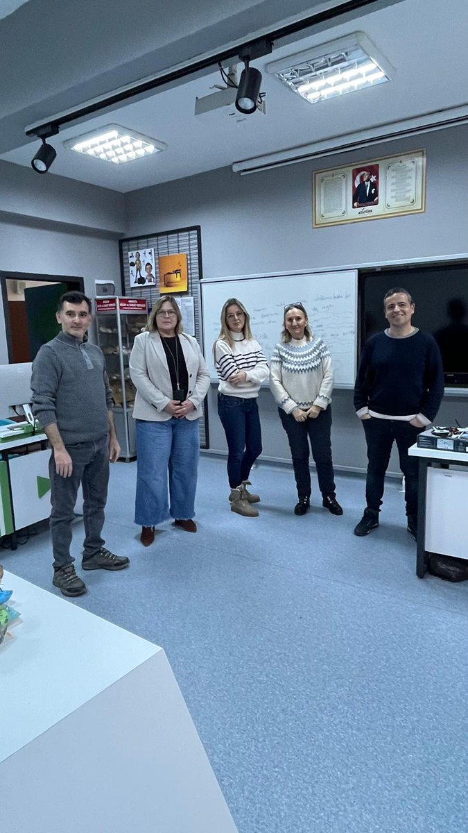 İspanya Proje Ortaklarımız Amasya BİLSEM’de İngilizce Öğretmenimiz Fatih UZUNÖZ’ün katkılarıyla 16–22 Şubat 2025 tarihleri aralığında İspanya’dan "CEIP Miguel Zubeldi"  CEIP Las Canteras okullarından; toplamda 4 öğretmen işbaşı gözlem için  Amasya BİLSEM’e ziyarette bulundular.
