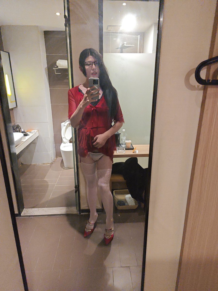 天天累的要死，果然累了就不想发骚了。